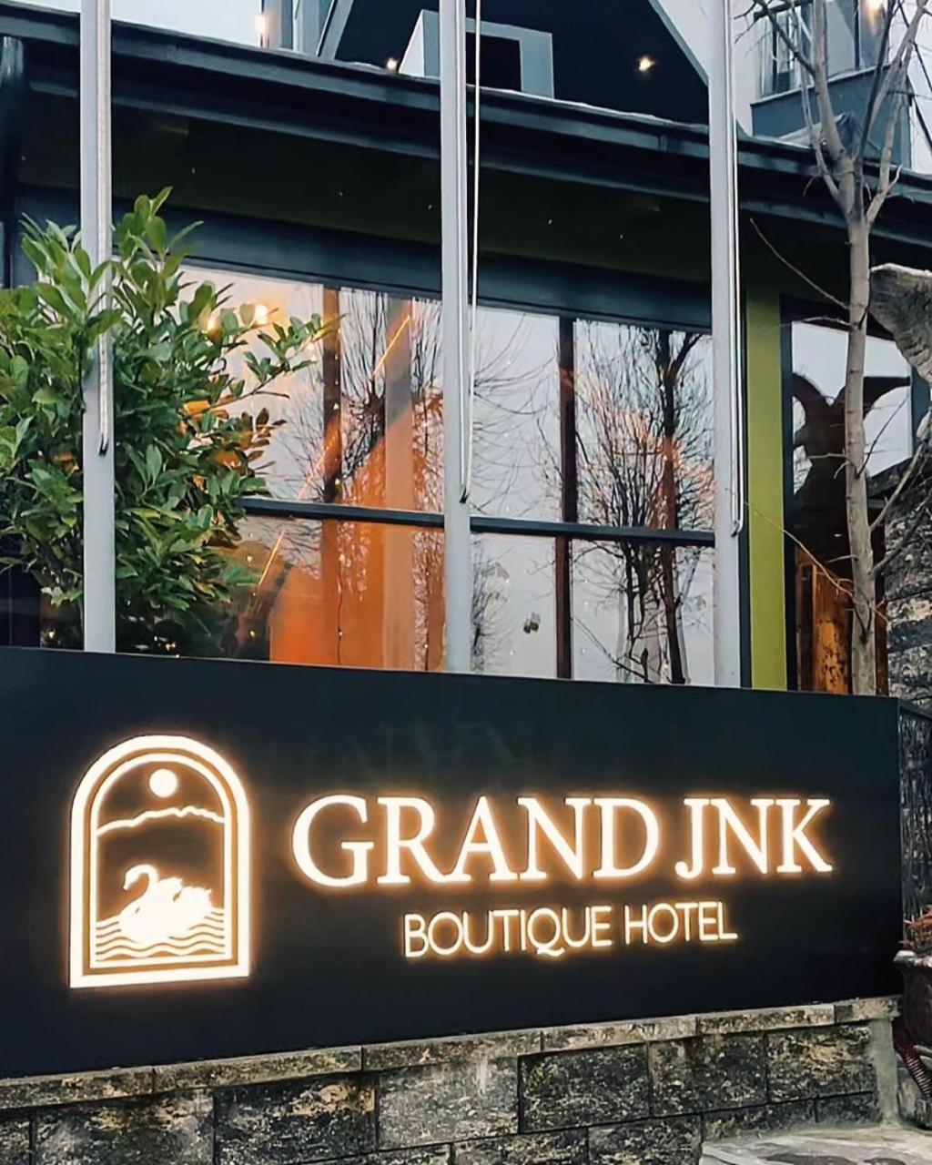 Grand Jnk Boutique